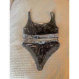 Velvet Set in Blue Gray Laina Rauma